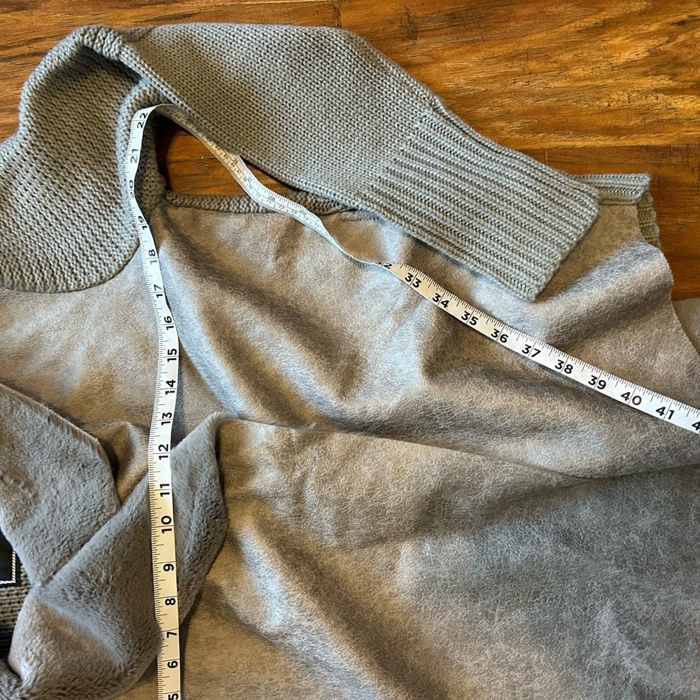 BNCI Blanc Noir Women’s Size Medium Faux Fur - Picture 5 of 8